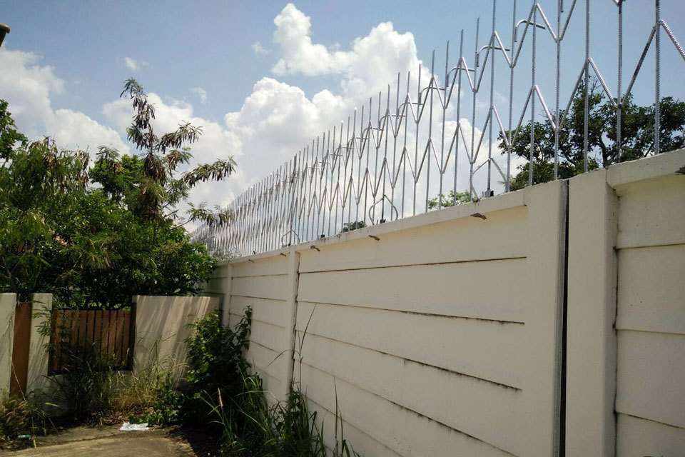 รั้วทำใหม่