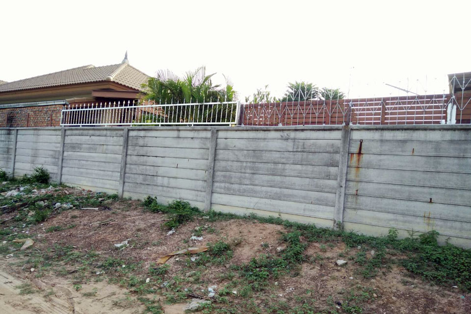 รั้วเดิมและรั้วใหม่