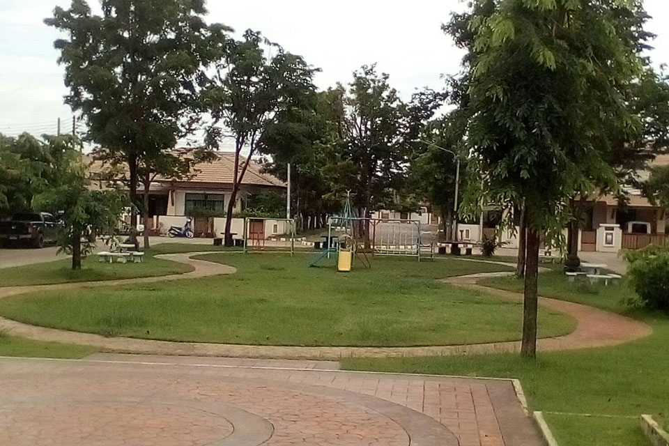 สนามเด็กเล่น