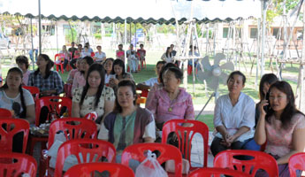 เลี้ยงพระเพลเสริมสิริมงคลหมู่บ้าน