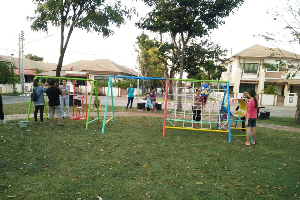 สนามเด็กเล่น