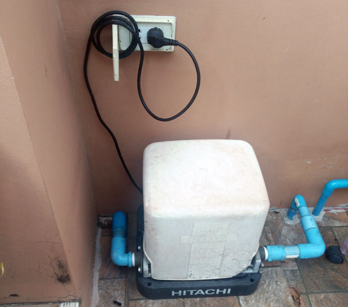 Plug Water Pump